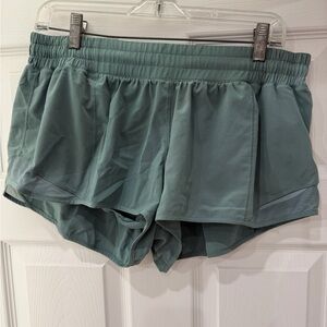 LULULEMON teal hotty hot shorts (2.5 inch)